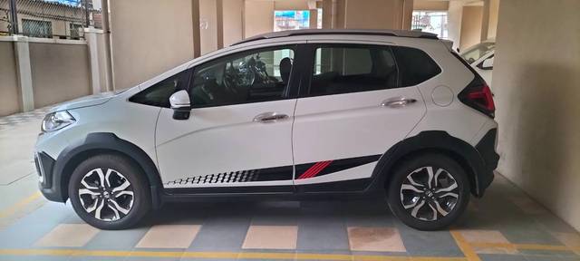 https://images10.gaadi.com/usedgaadi-sellcar/UsedCar/3dc49f94-eb47-4e56-972e-a65a0e5af330/a2060055-3fbc-4b21-9f1a-405d2c56aa5c.jpg?imwidth=6401