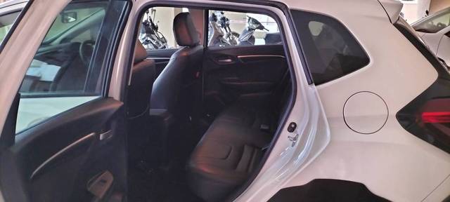https://images10.gaadi.com/usedgaadi-sellcar/UsedCar/3dc49f94-eb47-4e56-972e-a65a0e5af330/ed6bbc54-e3d5-47d6-add8-82bb4870366f.jpg?imwidth=6402