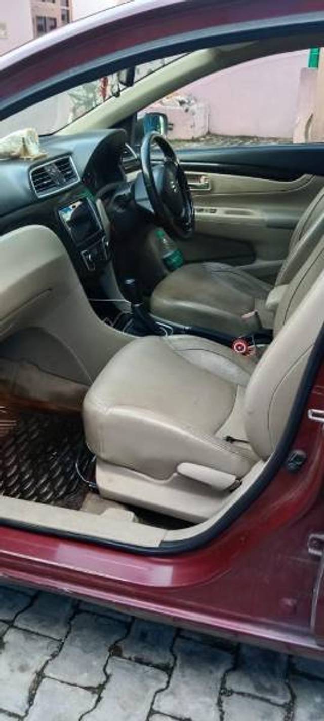 https://images10.gaadi.com/usedgaadi-sellcar/UsedCar/3e058fc8-93c1-4286-8b7f-c06e3a92137d/fdf88ce0-7c49-4b0f-a2f5-f0afd25f96c3.jpg?imwidth=6402