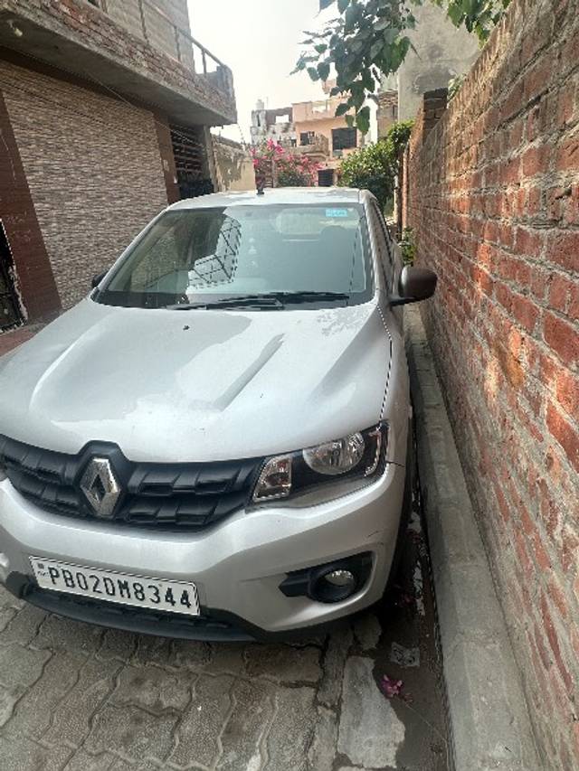 https://images10.gaadi.com/usedgaadi-sellcar/UsedCar/3e25088a-e1ba-4962-85de-3d159becd6a4/7861d299-9216-459e-91ca-aa7dfef0ba1b.jpeg?imwidth=6401