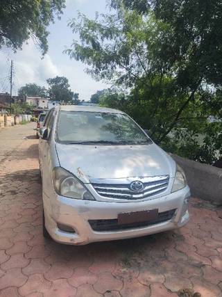 Toyota Innova 2004-2011 Toyota Innova 2.5 V Diesel 7-seater