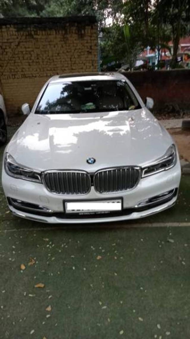 https://images10.gaadi.com/usedgaadi-sellcar/UsedCar/3e56e8d9-3e8b-4da9-9597-9034e2eecea0/5d95b303-1750-4645-858a-eba6786d56fb.jpg?imwidth=6400