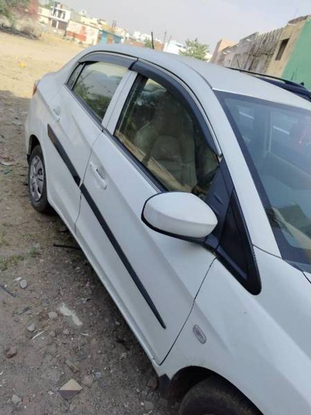 https://images10.gaadi.com/usedgaadi-sellcar/UsedCar/3e5f8094-f6cf-4f62-beb6-b3173b8290cd/981681b2-bd0a-41b3-8478-563f33467b4e.jpg?imwidth=6401