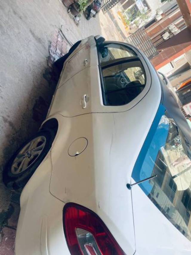 https://images10.gaadi.com/usedgaadi-sellcar/UsedCar/3e7b9209-6625-4db2-9bda-362ca4e8eb2b/f1e60fa3-1af8-49a7-a835-79e093100b5c.jpg?imwidth=6402