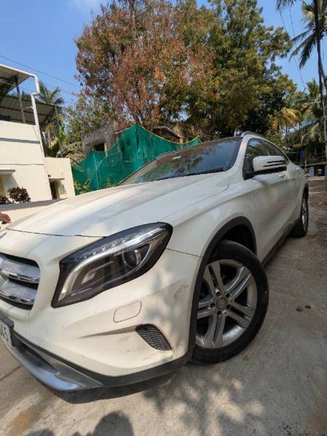 https://images10.gaadi.com/usedgaadi-sellcar/UsedCar/3ee5ebb3-4811-4981-a2c9-3b9abf3ad178/0e9669c6-c475-4769-8462-1b7304f515e2.jpg?imwidth=6401