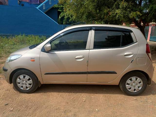 https://images10.gaadi.com/usedgaadi-sellcar/UsedCar/3ef7c6e8-adc1-43ad-a327-d0b3989bf34c/fb8cb800-af74-41b8-91a2-41a9856ba517.jpg?imwidth=6402