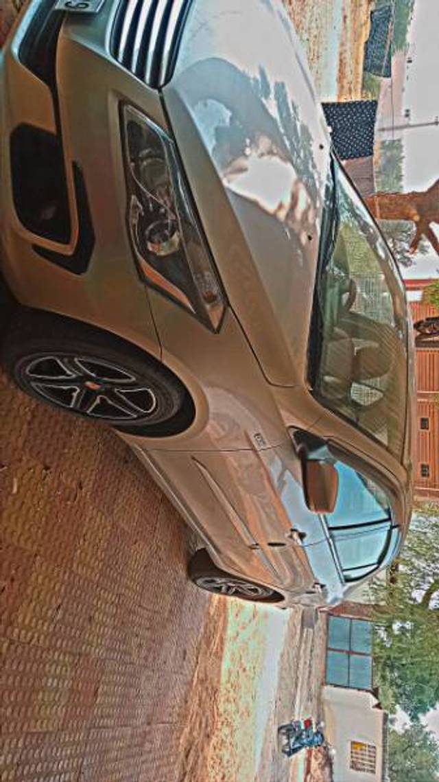 https://images10.gaadi.com/usedgaadi-sellcar/UsedCar/3f0c7b97-805a-44e4-a37c-aa77b7b8cf27/b9666257-6ead-4139-acf1-1c81871efc40.jpg?imwidth=6402