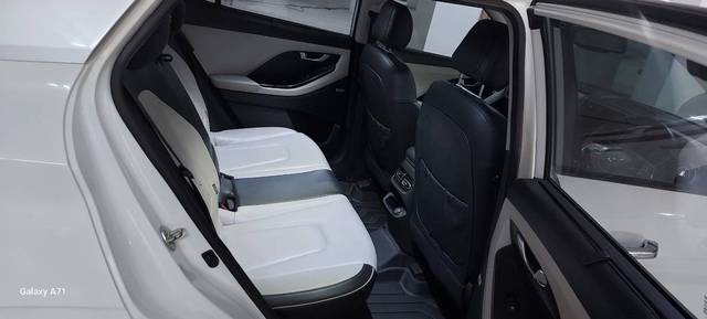 https://images10.gaadi.com/usedgaadi-sellcar/UsedCar/3f255dfb-01a7-480d-9527-28a0527b2e45/98558637-8f94-4088-8fb4-18ac403209d4.jpg?imwidth=6401