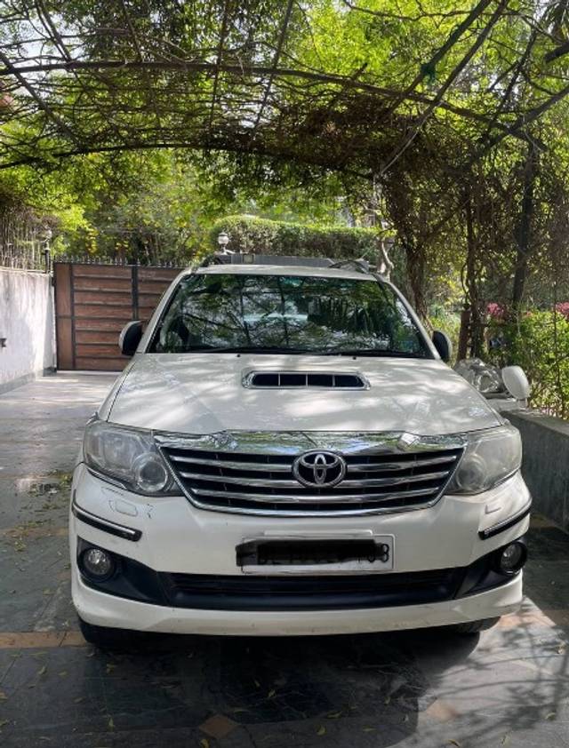 https://images10.gaadi.com/usedgaadi-sellcar/UsedCar/3f32a294-fede-41ba-98ca-b2db3e82f2b1/65e09cb5-c766-4d59-b803-90ce57ab5b1f.jpeg?imwidth=6400