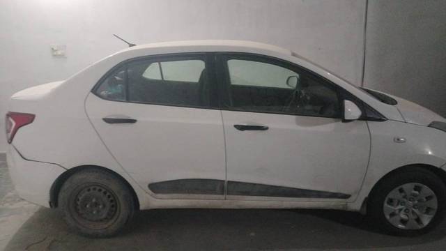 https://images10.gaadi.com/usedgaadi-sellcar/UsedCar/3f42041c-aff1-4f65-b19f-ce2f7df8fead/4250a8ba-f84e-4092-8655-6074a541ffdb.jpeg?imwidth=6400