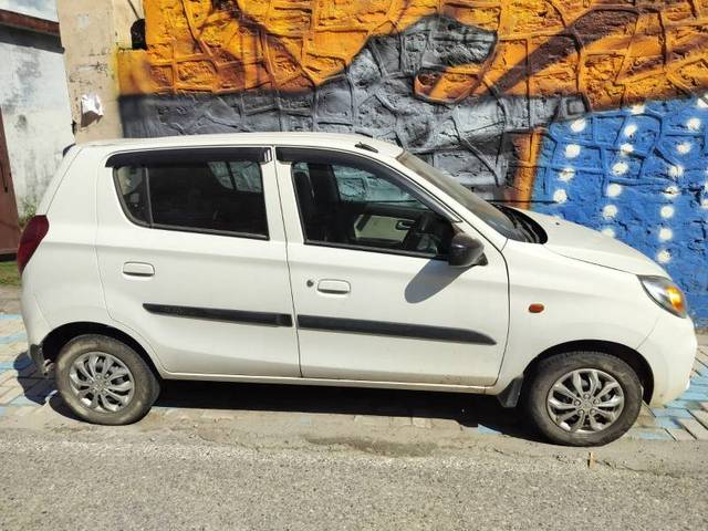 https://images10.gaadi.com/usedgaadi-sellcar/UsedCar/3f544679-1583-48e5-802b-a6a0495c2f77/c14e9855-62c8-4da7-8563-f86355312915.jpeg?imwidth=6401