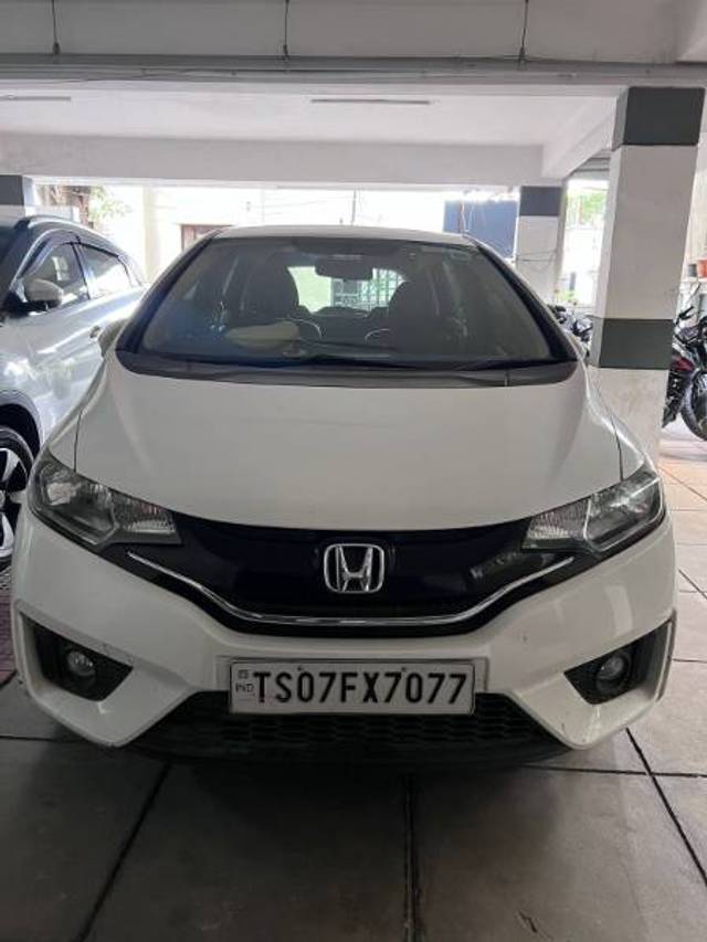 https://images10.gaadi.com/usedgaadi-sellcar/UsedCar/3fb1c5f3-d207-42dd-b349-1a4ff4c29135/2b96d1b9-210c-49ef-bcef-2e55180dc08e.jpg?imwidth=6400