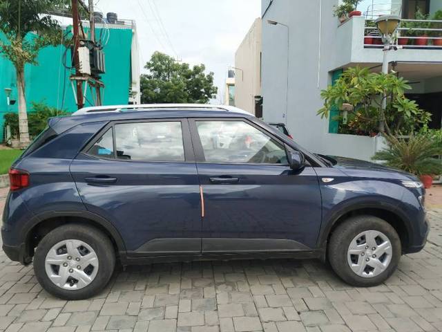 https://images10.gaadi.com/usedgaadi-sellcar/UsedCar/402645a0-2758-445b-8d38-1c486813d17a/ea650765-11e7-4f40-83cc-2cc3fab24385.jpg?imwidth=6401