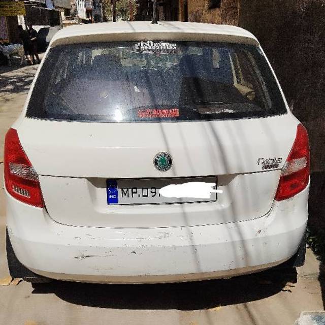 https://images10.gaadi.com/usedgaadi-sellcar/UsedCar/4045484f-c23e-49eb-8038-f95d15a360aa/fb54fd07-e79a-4823-9220-7fecd52fb34c.jpg?imwidth=6401