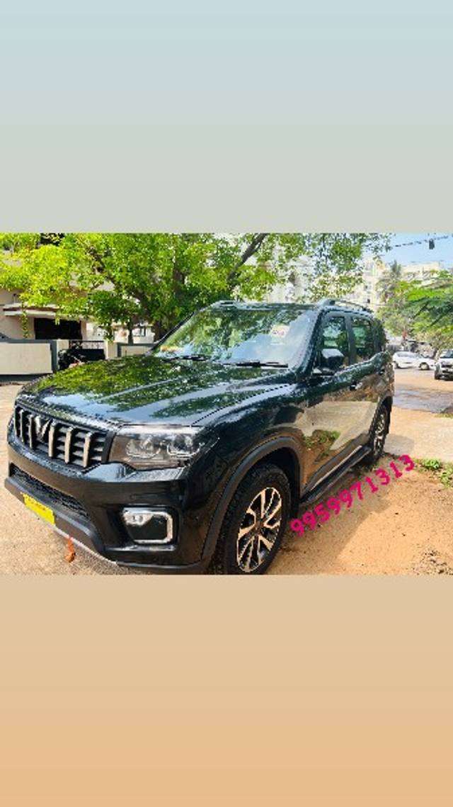 https://images10.gaadi.com/usedgaadi-sellcar/UsedCar/406fb214-e8b3-429e-b006-5373d459de53/ffdd2f69-97a0-4d04-8016-a9fb44e85908.jpeg?imwidth=6400