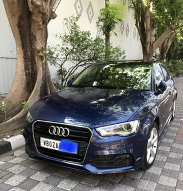 https://images10.gaadi.com/usedgaadi-sellcar/UsedCar/40ce1103-d417-4f21-91bb-8e7228bb8521/7ec45c7c-9617-448f-bd25-0d5e0a4b6c4d.jpeg?imwidth=6402