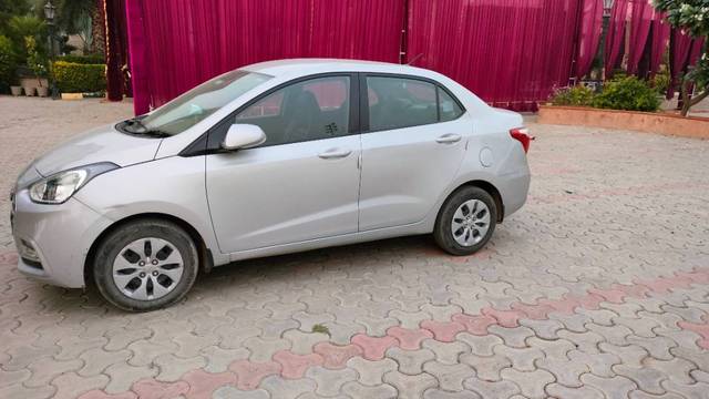 https://images10.gaadi.com/usedgaadi-sellcar/UsedCar/410b5672-58b8-404d-a917-edddba003243/141e8b6b-2c6c-481b-a109-71addd2c1163.jpg?imwidth=6400