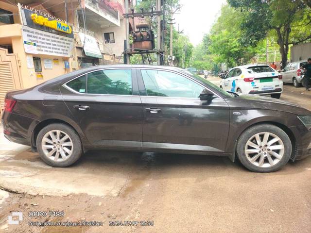 https://images10.gaadi.com/usedgaadi-sellcar/UsedCar/4110ed8d-a728-472c-9ef3-445d883fabae/69e5332b-aa8a-4f03-bc01-887e83880ca5.jpg?imwidth=6401