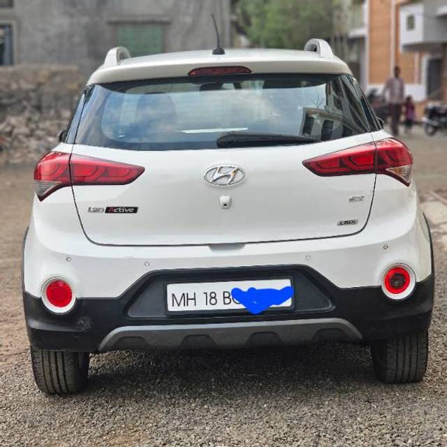 https://images10.gaadi.com/usedgaadi-sellcar/UsedCar/41d53d7b-4752-4746-a90a-3d676cb0f5e8/79054a8a-98cb-4269-a6b3-40f3ed321e20.jpg?imwidth=6401