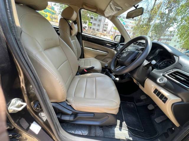 https://images10.gaadi.com/usedgaadi-sellcar/UsedCar/420004a1-a8e1-4287-b6ea-40227a42cb49/3f4f7a18-1255-4613-8ac9-f4f2b771617c.JPG?imwidth=6402