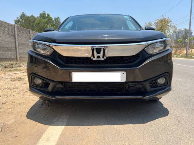 https://images10.gaadi.com/usedgaadi-sellcar/UsedCar/420004a1-a8e1-4287-b6ea-40227a42cb49/a039ff56-df0e-4141-a768-da57426f7fcc.JPG?imwidth=6400