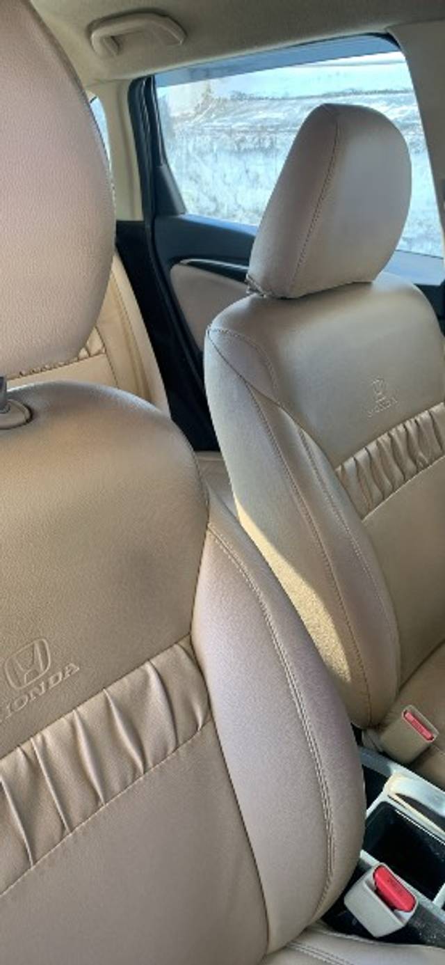 https://images10.gaadi.com/usedgaadi-sellcar/UsedCar/4234626c-ff42-4c8f-93c6-55e0d7ea8632/46642d96-bac1-4349-a477-d5bcf658ec69.jpeg?imwidth=6402