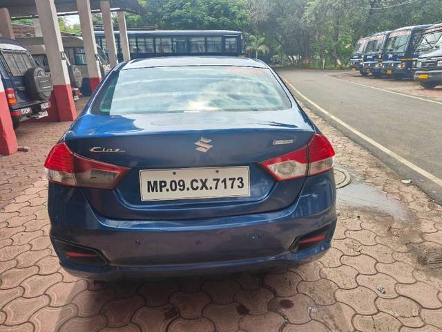 https://images10.gaadi.com/usedgaadi-sellcar/UsedCar/426df542-cbea-4cf2-ac34-a9ecda8250b3/fd38d213-423d-452a-8560-10388256f41e.jpg?imwidth=6400