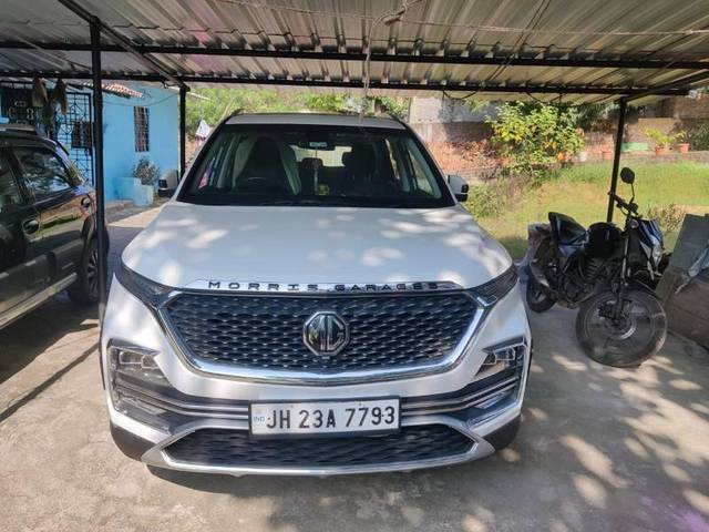 https://images10.gaadi.com/usedgaadi-sellcar/UsedCar/42845b18-413e-4f3f-b8b5-c66510ad3659/8ae2e354-89f5-4f38-9402-26aa333be893.jpg?imwidth=6400