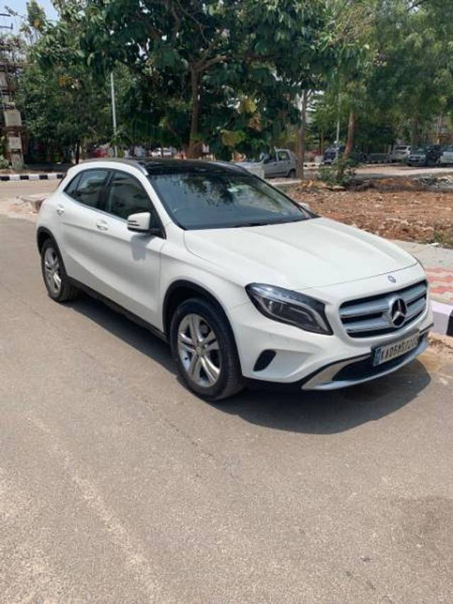 https://images10.gaadi.com/usedgaadi-sellcar/UsedCar/42847075-eed0-4a8d-8405-ba634685b157/62cace53-8505-4eb9-adc5-f573ce922357.jpeg?imwidth=6401