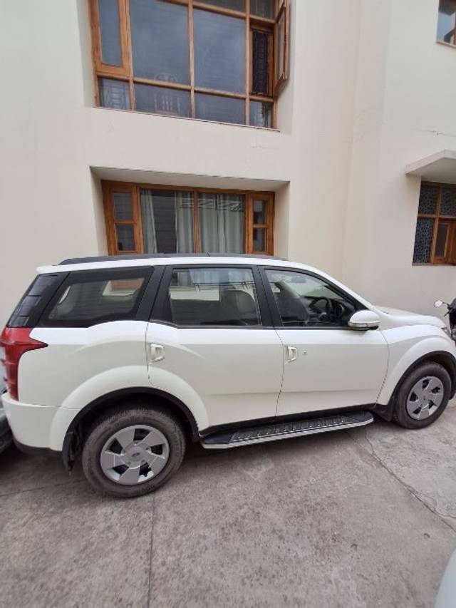 https://images10.gaadi.com/usedgaadi-sellcar/UsedCar/429ee8ea-0771-4180-81a2-7a677a4de7f9/23f030c9-f2d5-47d1-be45-73b7a7f569a2.jpg?imwidth=6402