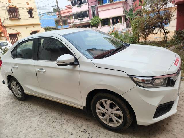 https://images10.gaadi.com/usedgaadi-sellcar/UsedCar/42f56869-93d1-4813-8dd2-dd0fc5c38502/64d049b0-0b5b-4927-aa39-b86a4fec733d.jpg?imwidth=6400