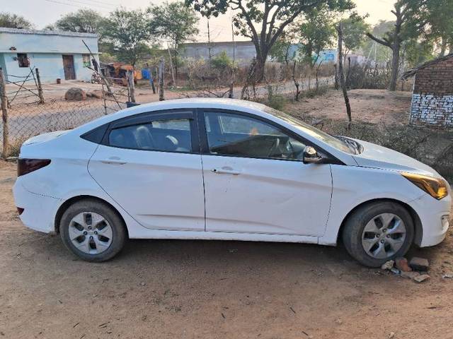 https://images10.gaadi.com/usedgaadi-sellcar/UsedCar/4310c834-ff47-420e-8d58-08c6638da66e/2ac1f45c-38b6-457e-a86b-f15f7fb56664.jpg?imwidth=6401