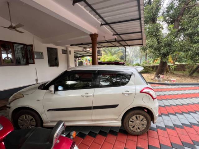 https://images10.gaadi.com/usedgaadi-sellcar/UsedCar/43123d47-af19-4315-84db-77efbeebb973/87d06197-f031-4052-9f0c-bf8d9a7fb549.jpeg?imwidth=6402