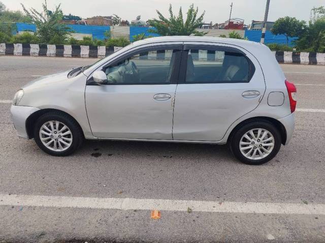 https://images10.gaadi.com/usedgaadi-sellcar/UsedCar/43208825-c925-43a6-94af-ea83b64128eb/b149ff0c-2b88-4765-992e-2a269acb6e52.jpg?imwidth=6402