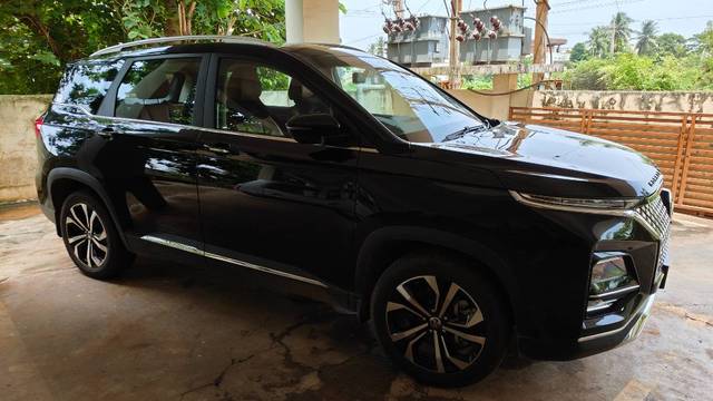 https://images10.gaadi.com/usedgaadi-sellcar/UsedCar/43396916-1f83-4fe5-9523-40c116c603f0/8548cadb-52ba-4707-a5dd-0c9711bfe37b.jpg?imwidth=6400