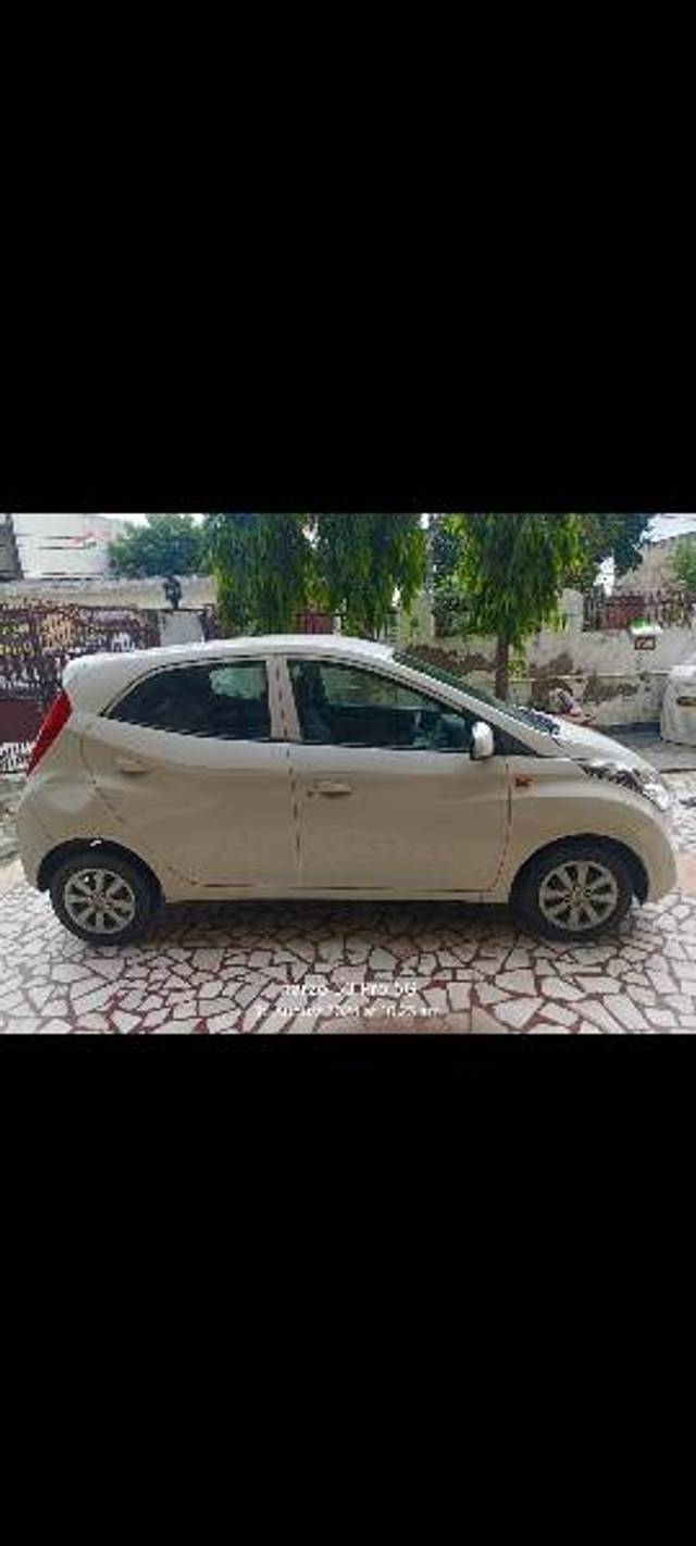 https://images10.gaadi.com/usedgaadi-sellcar/UsedCar/43407490-992e-4d11-83e0-5efcce7f877b/c91557cb-2550-4d04-bd2a-4abaad0daca6.jpg?imwidth=6402