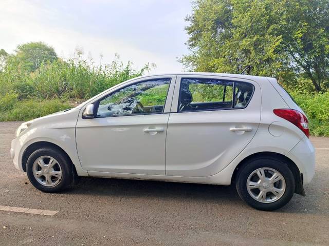 https://images10.gaadi.com/usedgaadi-sellcar/UsedCar/4340e9ab-e681-402e-8693-72f17df764f8/51e603f2-eb55-4a93-8ce6-f2d6d079c12e.jpeg?imwidth=6401