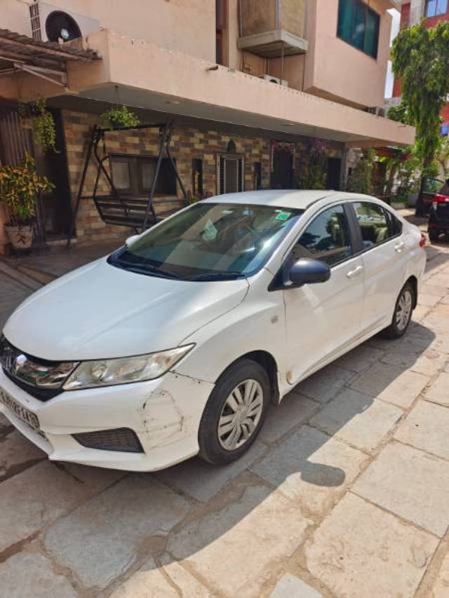 https://images10.gaadi.com/usedgaadi-sellcar/UsedCar/435ea3c2-3f9c-40d8-83a6-b041334bc26f/ece2e9d4-1fe5-4614-b013-420cfaff6963.jpg?imwidth=6401