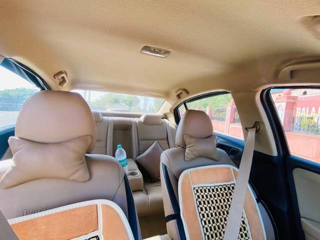 https://images10.gaadi.com/usedgaadi-sellcar/UsedCar/438e79d5-a48a-4d94-9595-9ce46483ef39/42fe6960-36fb-443f-9a40-6b90d0213601.jpeg?imwidth=6401