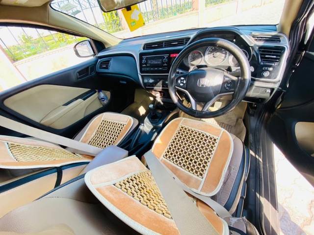 https://images10.gaadi.com/usedgaadi-sellcar/UsedCar/438e79d5-a48a-4d94-9595-9ce46483ef39/ccf813e8-1c4f-4b40-bcbf-fbe3857a4805.jpeg?imwidth=6402