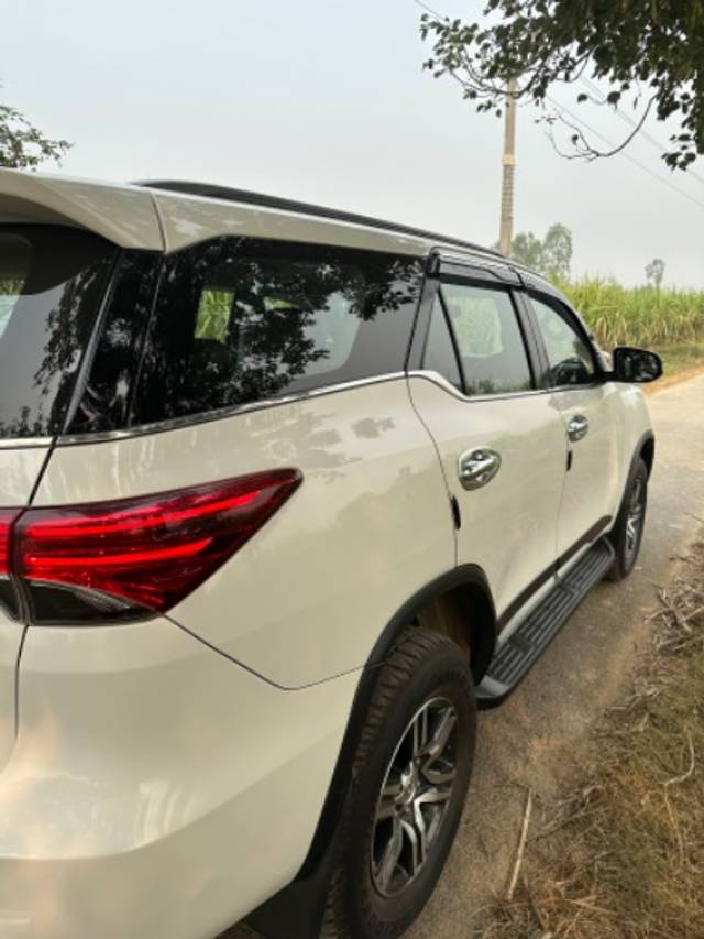 https://images10.gaadi.com/usedgaadi-sellcar/UsedCar/43e2a6cf-9a73-4750-8afa-168eedf55421/8c98f6ea-456e-45bd-b26a-90917c3d40de.jpeg?imwidth=6401