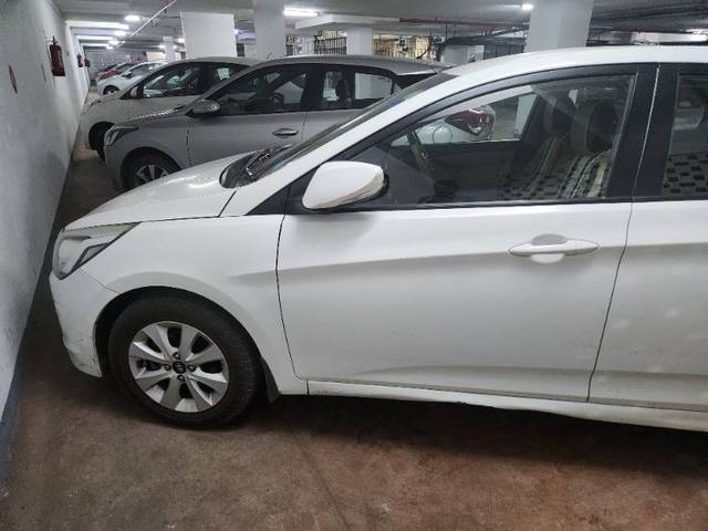 https://images10.gaadi.com/usedgaadi-sellcar/UsedCar/43ec7256-87b7-4188-a639-107799e8f52e/ec45e1ae-9618-4df7-b9d2-4abe598c2c64.jpg?imwidth=6400