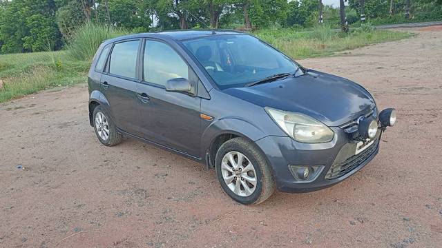 https://images10.gaadi.com/usedgaadi-sellcar/UsedCar/4401465b-8bbc-4460-b037-d8d9f464c839/9fd00c44-3942-4d12-995b-64b88968075a.jpg?imwidth=6400