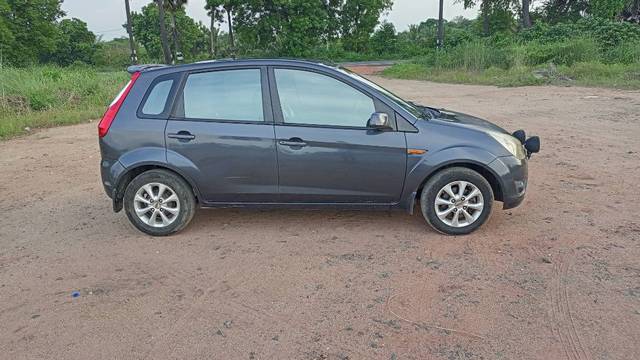 https://images10.gaadi.com/usedgaadi-sellcar/UsedCar/4401465b-8bbc-4460-b037-d8d9f464c839/a72f3dce-e6fa-4af9-897d-4d6e59bfe3dc.jpg?imwidth=6401