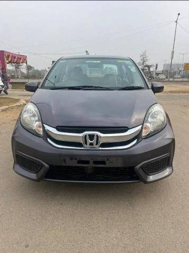 https://images10.gaadi.com/usedgaadi-sellcar/UsedCar/44070459-cc28-4df4-99cc-73fe65ff540e/3e253828-68dc-4c49-95d1-c4461e917afe.jpeg?imwidth=6400