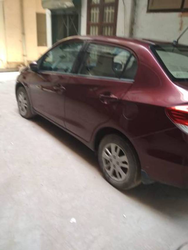 https://images10.gaadi.com/usedgaadi-sellcar/UsedCar/4407aa91-51cb-4331-a66e-8de3dd25e5ee/7681e0e1-572d-4d58-ba85-c76f19c91b43.jpg?imwidth=6402