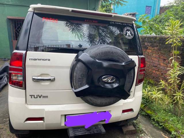 https://images10.gaadi.com/usedgaadi-sellcar/UsedCar/443fdc2c-15a6-41d3-b86c-656d72b97bbb/64406ab6-7e05-45ba-a882-a3b2e0b50b70.jpg?imwidth=6401