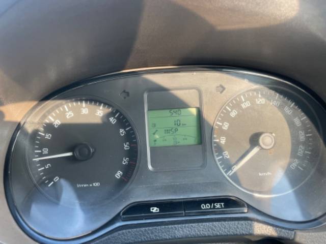 https://images10.gaadi.com/usedgaadi-sellcar/UsedCar/4462c60f-f126-4fa3-8358-3694e9d2e812/ff640fe1-dafd-40df-9c0d-ad06e5e51ef5.jpeg?imwidth=6402