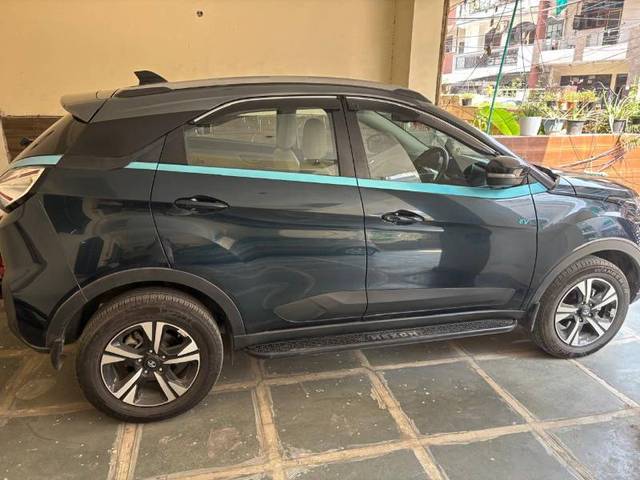 https://images10.gaadi.com/usedgaadi-sellcar/UsedCar/44779d0d-e3fc-4700-8baa-f3e622f052c7/c655d2f1-ec1e-4b83-837b-6c816a9b6e56.jpg?imwidth=6400