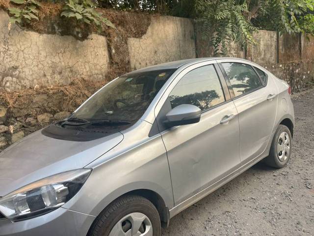 https://images10.gaadi.com/usedgaadi-sellcar/UsedCar/44890ff3-1af2-4c00-8625-e2bfc7e04f0a/a63afb51-9764-4942-a85a-c6194f5ffea6.jpg?imwidth=6401